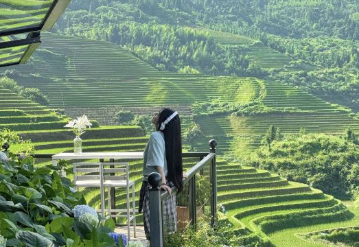 Yunyaqinqi Guesthouse Hotel Overview