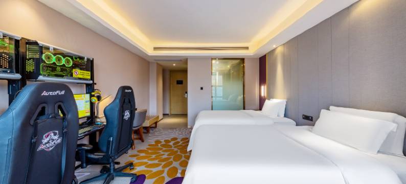 寓约电竞酒店(抚州高铁站华美立家建材居广场店)图片