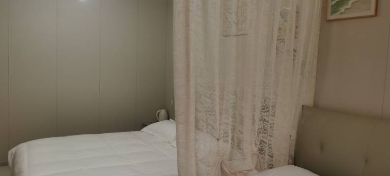 开封上岸民宿(万岁山武侠城店)图片