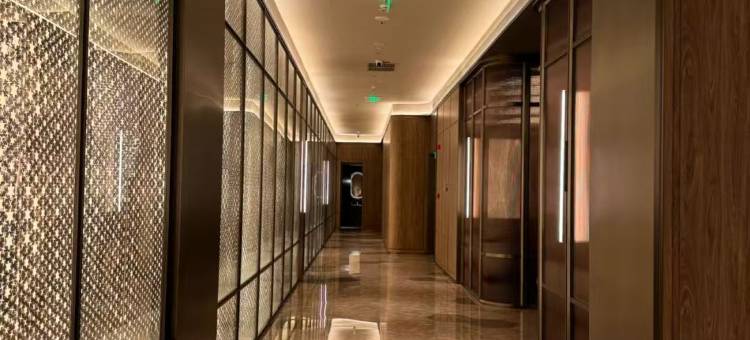 格莱登智慧酒店(上邦百汇城王府井海垦广场店)图片