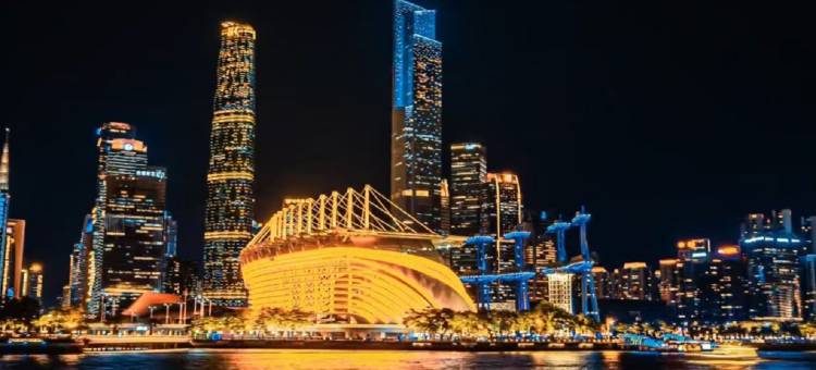 艾斯特丨城景·View云端设计师酒店 (岑溪市人民医院汽车总站店)图片
