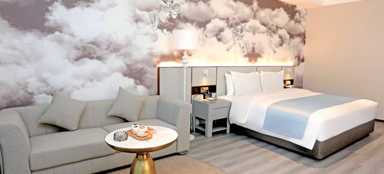 兰欧国际酒店(百泉鸳水公园店)图片