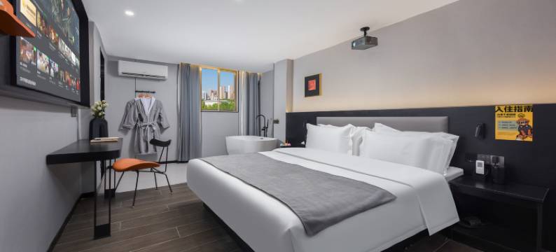 香蕉FUN酒店(深圳机场后瑞地铁站店)图片