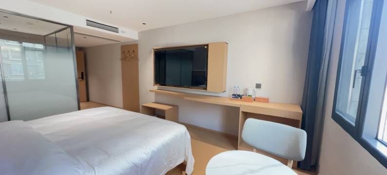 柏瑞轻奢酒店(贵阳太平路网红路喷水池地铁站店)图片