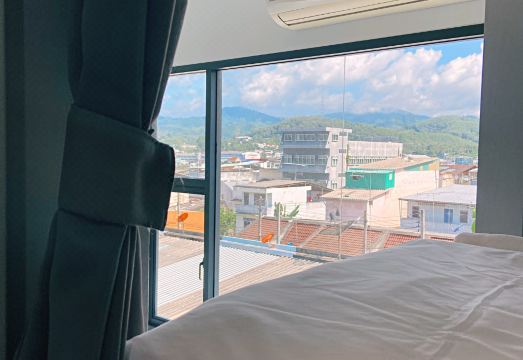 Hlangkha Hostel Hotel Overview