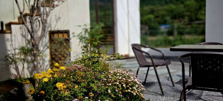 岩宿山居(大峡谷镇店)图片