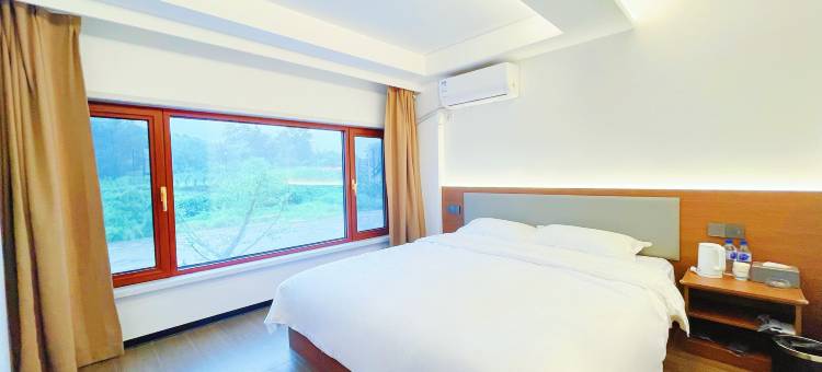 云端酒店(岫岩客运站店)图片