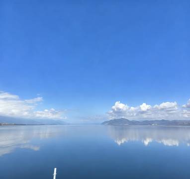 大理·纳芙蒂蒂悬崖海景酒店(大理高铁站洱海公园店)图片