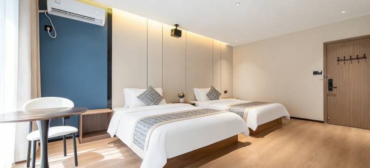 云锦酒店(湖北工程学院店)图片