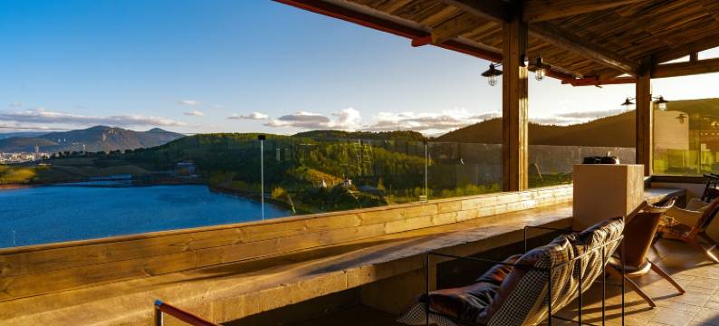 松赞林里雪山湖泊景观酒店(香格里拉松赞林寺景区内店)图片