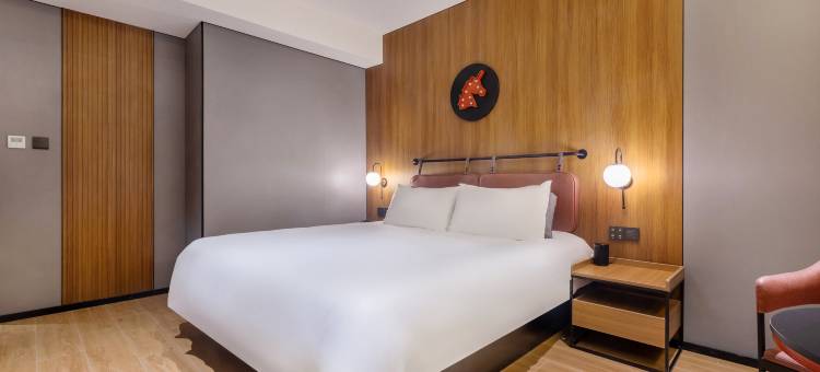 YUNIK电竞酒店(上海延安西路店)图片