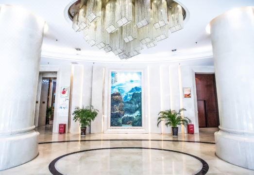 Longcheng Huatian Hotel Hotel Overview