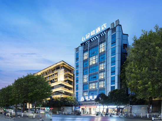宜宾冠莺酒店(冠英古街大观楼店)