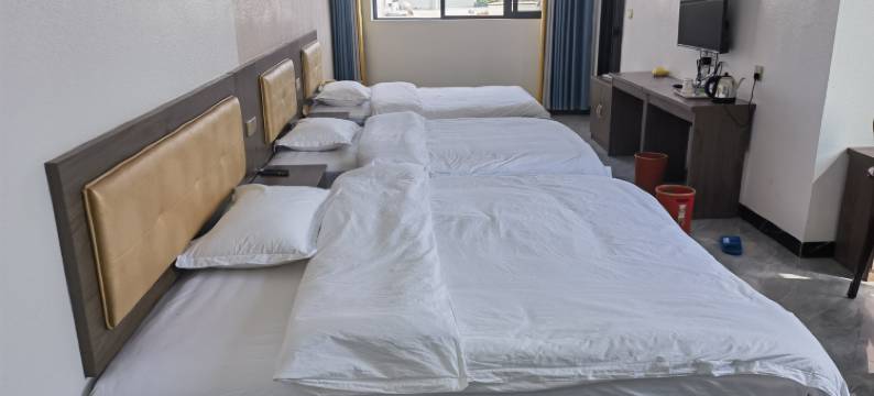 弥勒兴湖温泉宾馆(湖泉生态园店)图片