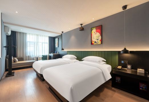 Jiaya Hotel (Fengcheng 2nd Road City Library Subway Station)Hotel Overview