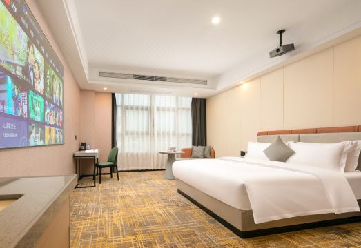 Zhishang Light Luxury Hotel (Shuangfeng No.1 Middle School) Hotel Overview