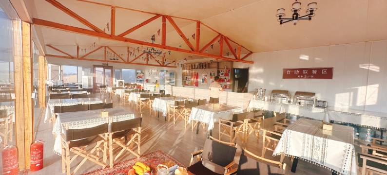 中卫楠溪腾格里沙漠露营地图片