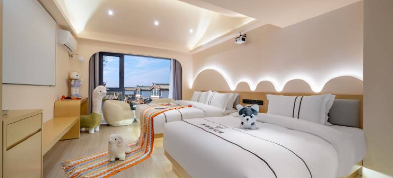 楚雄梦菲斯艺宿酒店(彝人古镇店)图片