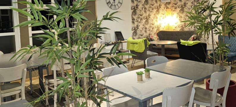 尚蒂伊康铂酒店(Campanile Chantilly)图片