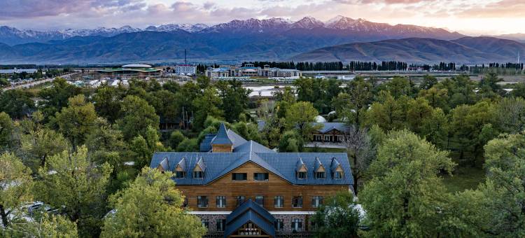 那拉提柏睿林隐酒店图片