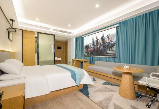 Clover Holiday Hotel (Guiping Xinggui) Hotel Overview