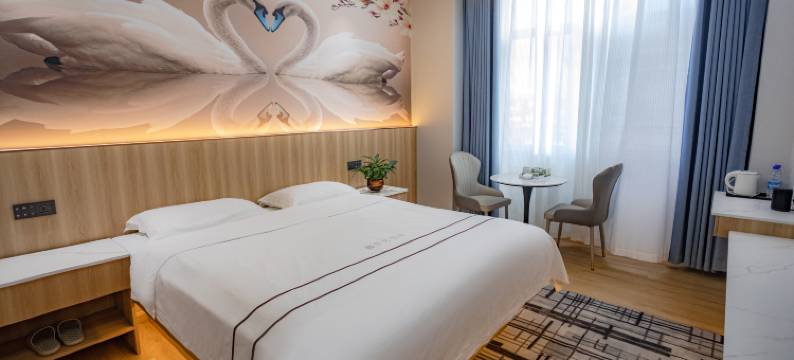 陇川鑫乐大酒店图片