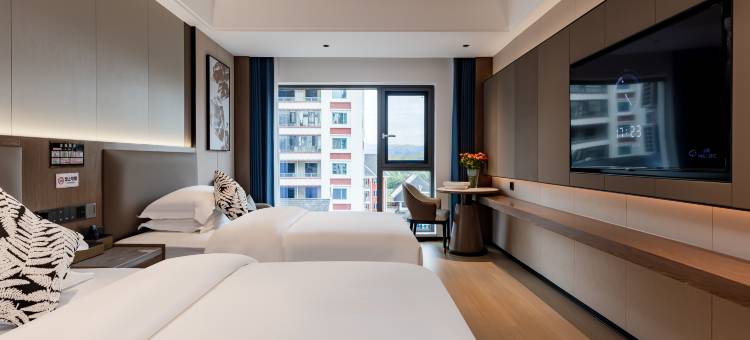 临沧雅斯玉璟酒店(玉龙湖公园佤文化广场店)图片