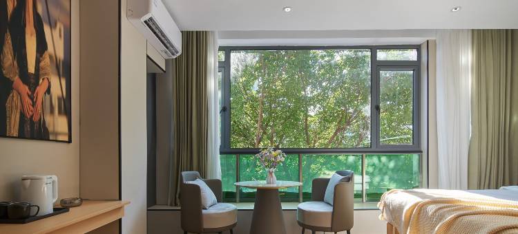 柏缦影视酒店(龙岩动车站店)图片