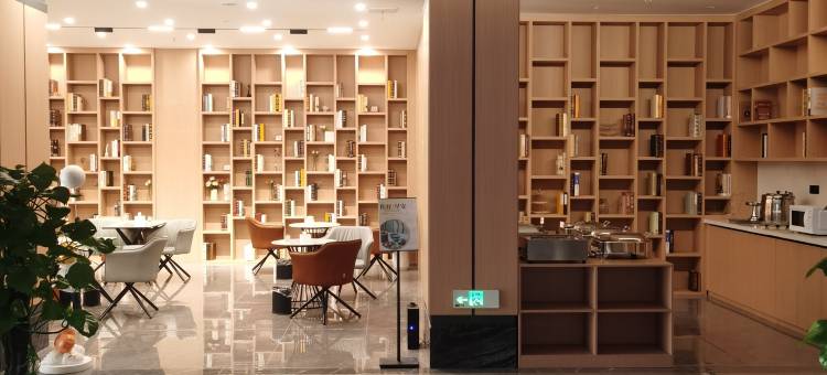 君品酒店(信阳兴港大道小明河公园店)图片
