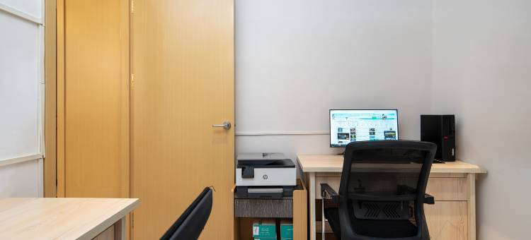 白玉兰酒店(西双版纳景洪泼水广场曼听路店)图片