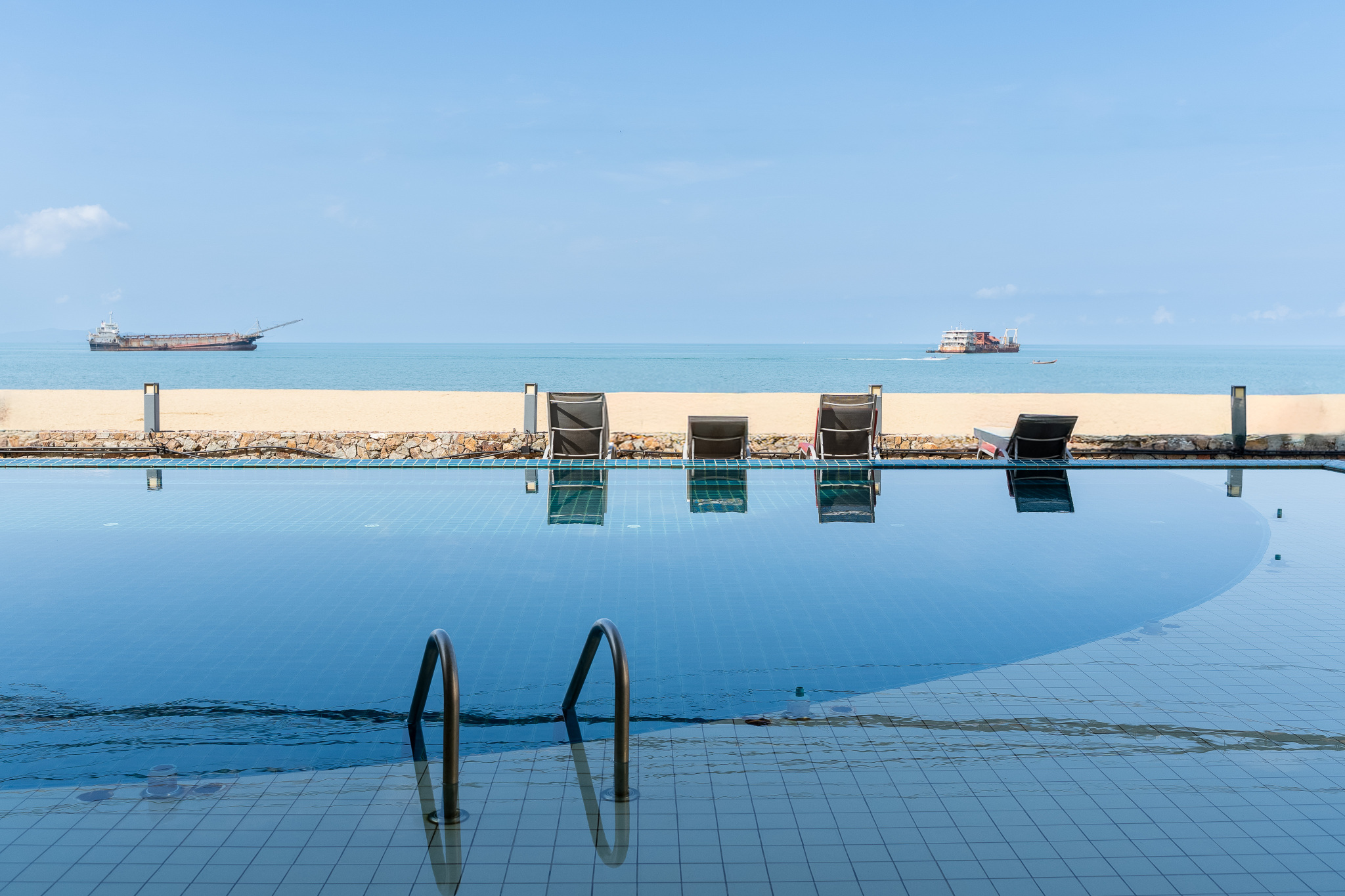 Rodina Beach Hotel Over view