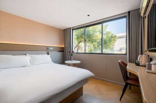 上海绿都轻奢酒店