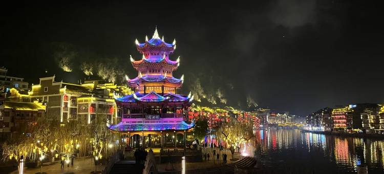 河塘夜景江景•SlowTime美学民宿(镇远古城景区店)图片