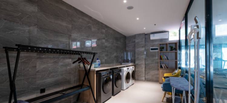 兰欧酒店(稻城滨河路店)图片