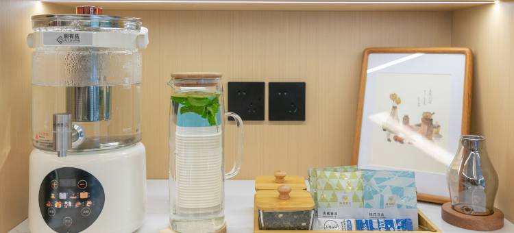 潮漫酒店(青岛北站永年路地铁站店)图片