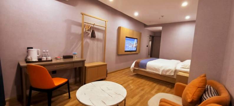 临沧开园曼居酒店(市一中店)图片