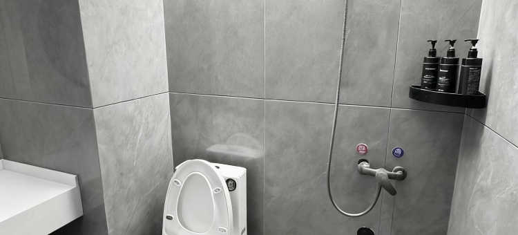 余干维多利亚假日酒店(琵琶湖米兰街店)图片