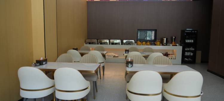 冈·雍曲精品酒店(新龙县中学店)图片