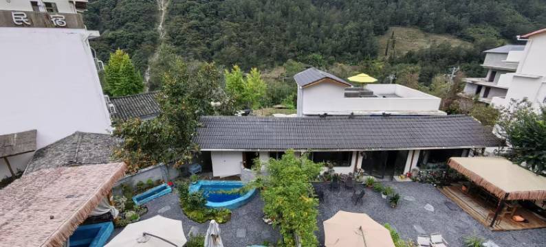 山间小筑|庭院一户一汤温泉民宿(海螺沟冰川森林公园店)图片