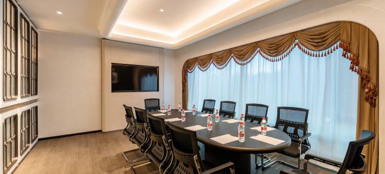 铂亚酒店(乌海万达广场店)图片