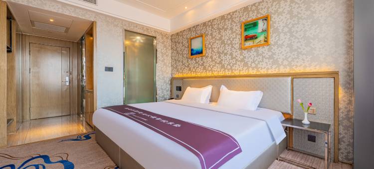 深蓝数码酒店(烟台火车站滨海广场店)图片