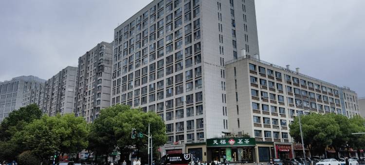 有一居青年公寓(云锦路地铁站店)图片