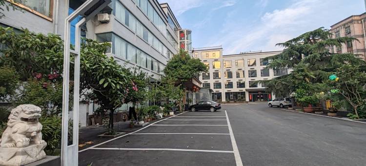 轻住酒店(临沂罗庄区宝丽财富广场店)图片