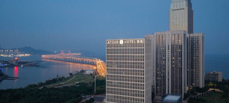 大连高新园区星海湾大桥亚朵S酒店图片