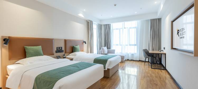 库尔勒天鹅河丽呈睿轩酒店图片