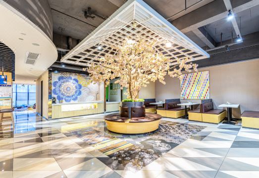 Ibis Styles Hotel (Kunming Nanping Pedestrian Street) Hotel Overview