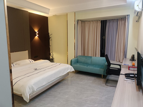 封开景燃宾馆(河儿口镇龙山景区店)