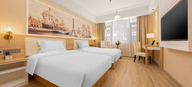 柏丽艾尚国际酒店(瑞丽财富广场彩云城店)图片