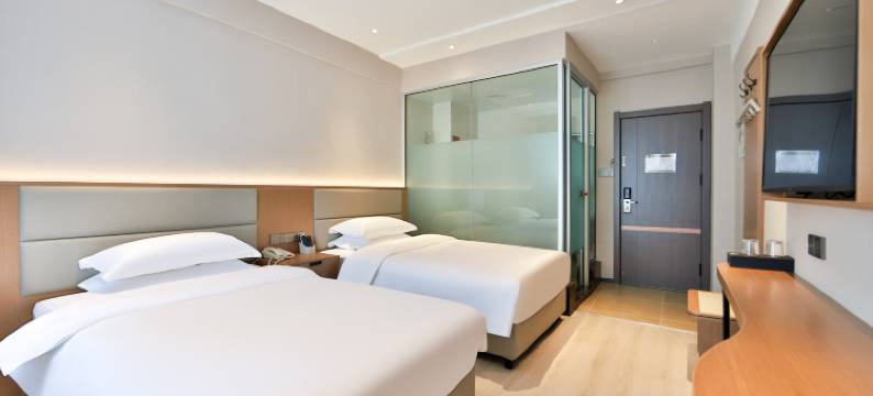 白玉酒店(长春火车站中东瑞家家居广场店)图片