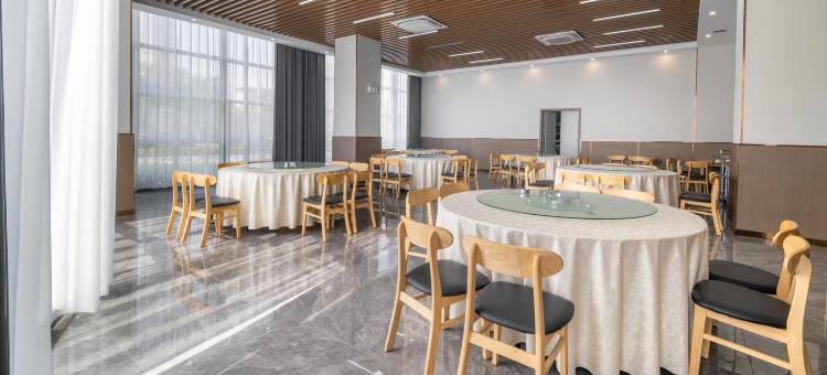 如家睿柏·云酒店(涡阳县体育中心店)图片